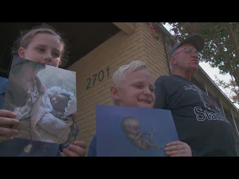 Thumbnail for Advocates make feelings known at now-shuttered abortion clinic in N.O.