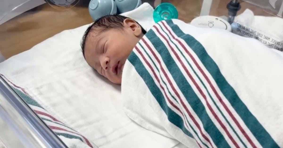 Ultimate Father's Day gift: San Antonio dad delivers own son in parking lot