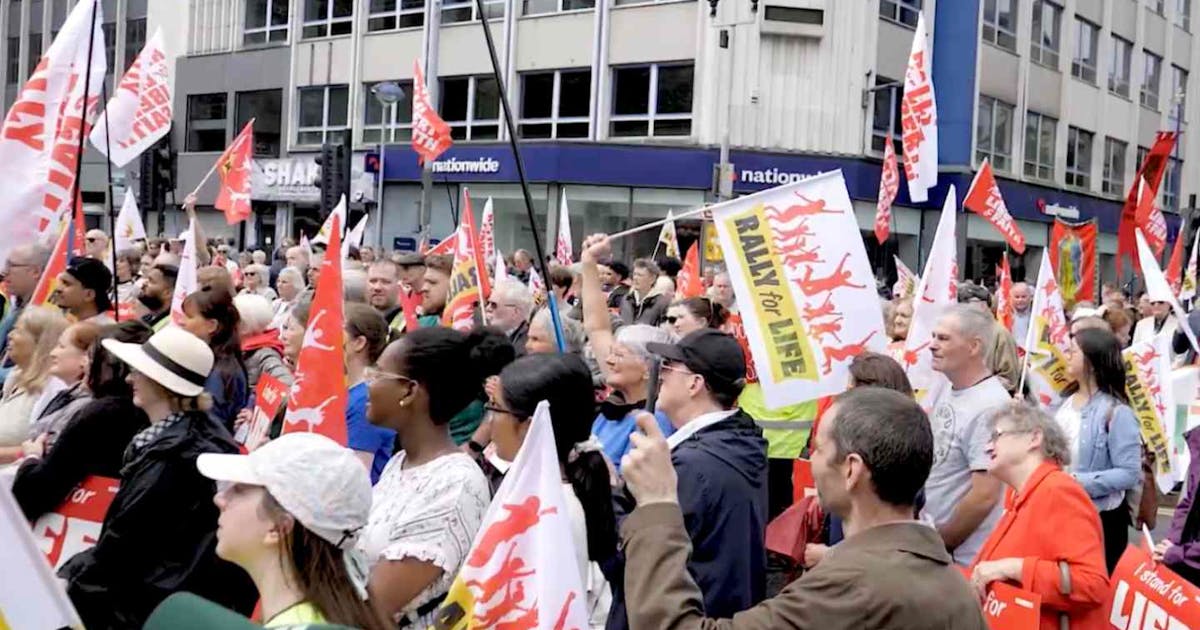 Hundreds gather in Belfast to rally for protecting life and free speech