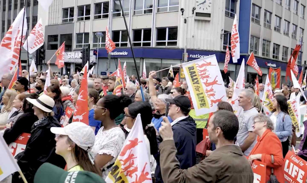 Hundreds gather in Belfast to rally for protecting life and free speech