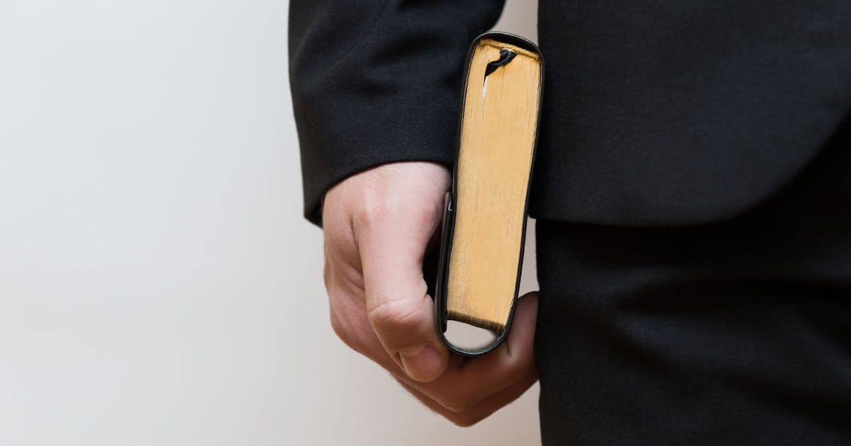 Hospital clergy risk criminal charges for carrying Bibles in abortion 'buffer zones'