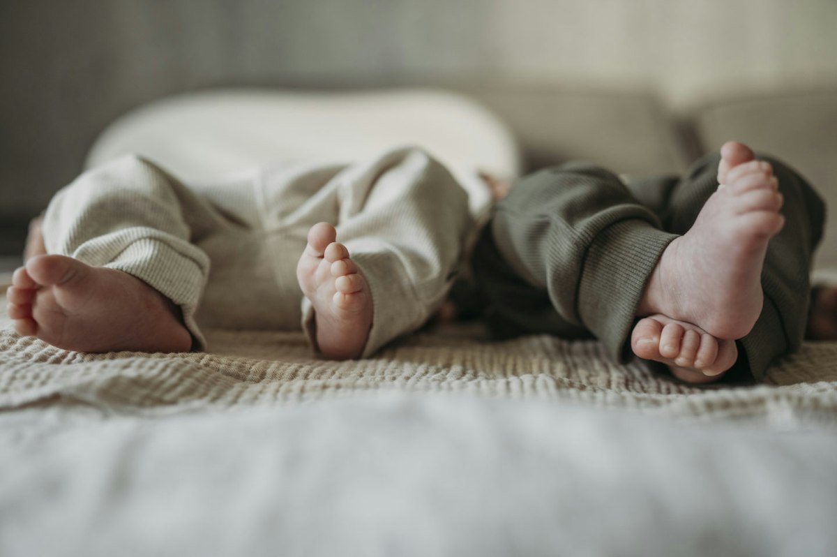 Surrogate births 'twins'... and one is her biological child