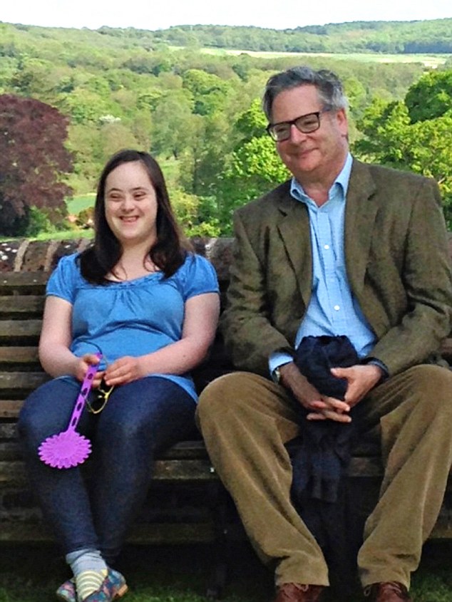 33F7CFFC00000578-3580118-Mail_columnist_Dominic_Lawson_with_his_daughter_Domenica_who_suf-a-1_1462755244325