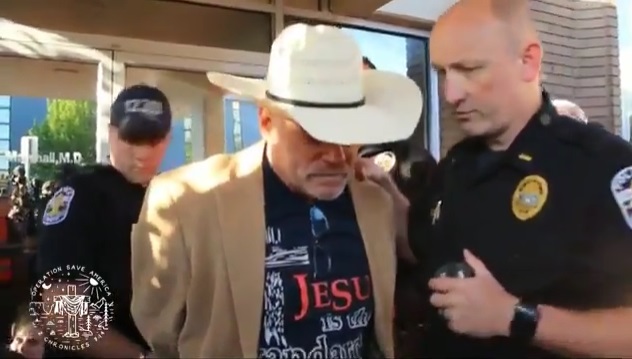 Rev. Rusty Thomas arrested at pro-life rescue May 2017