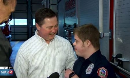 Firefighter with Down syndrome helps save children from fire.