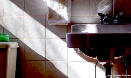 baby drown in toilet abortion