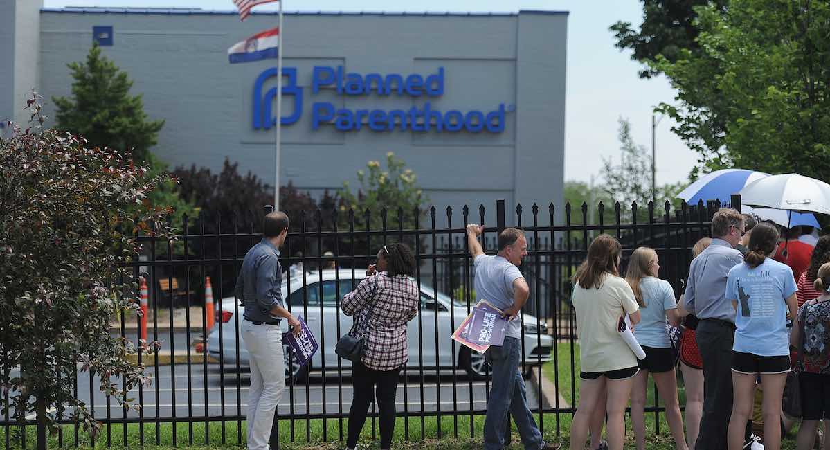 Missouri Planned Parenthood, buffer zones, sidewalk counselors