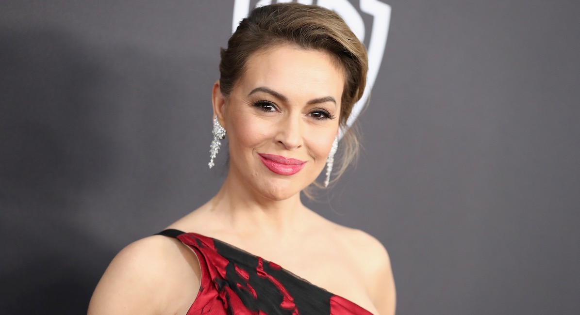 Alyssa Milano, El Salvador