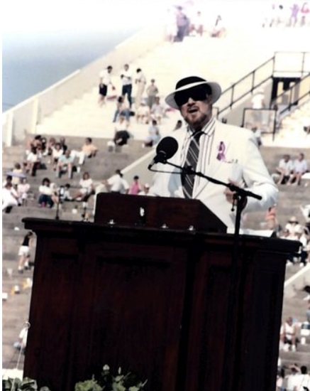 Image: Joe Scheidler addresses pro-life rally (Image credit: Carole Novielli)