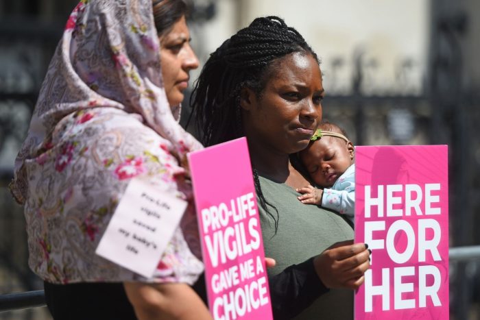 UK amendment abortion, sidewalk 
