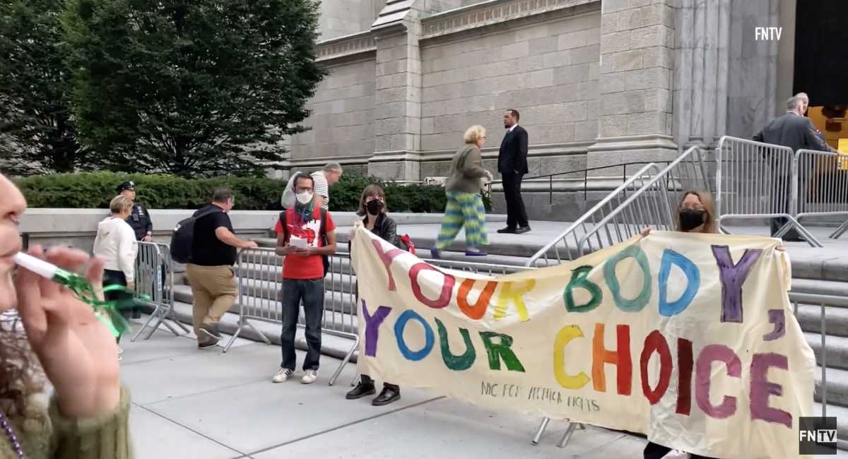 Pro-abortion activists harass religious sisters and pro-lifers at St. Patrick’s Cathedral