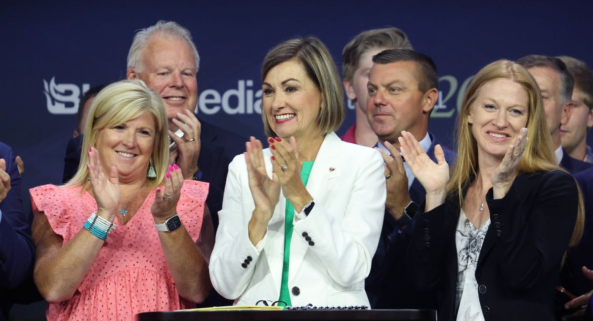 heartbeat bill, Iowa, Kim Reynolds