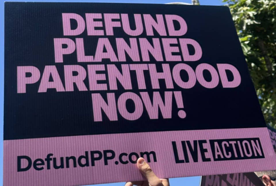 Senate votes to defund Planned Parenthood for one year