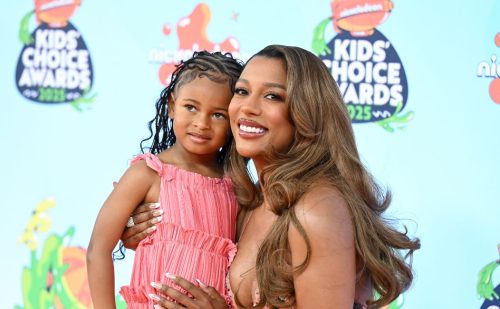 Grammy-winning singer says when colleagues urged her to abort, she chose the opposite